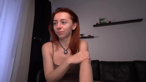 Snapshot of ameliamber0 chatting on 10-18-25, 08:04 Amelia online show from 10-18-25, 08:04