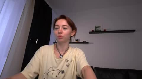 Snapshot of ameliamber0 chatting on 10-19-25, 08:15 Amelia online show from 10-19-25, 08:15