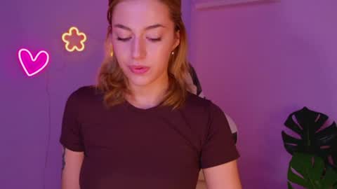 Snapshot of ameliarosaline chatting on 06-21-26, 03:09 ameliarosaline online show from 06-21-26, 03:09