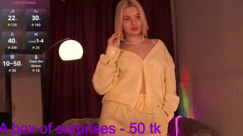  Amelia  online show from 12-04-25, 04:33