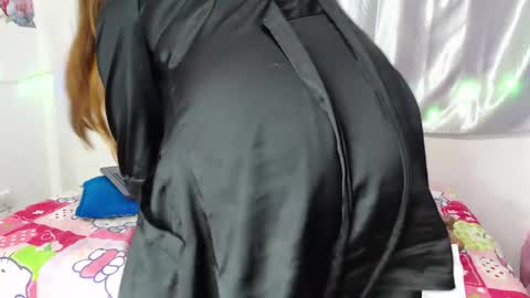 Snapshot of amelie01bronw chatting on 02-09-25, 07:38 amelie brown online show from 02-09-25, 07:38