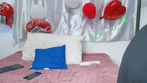 Snapshot of amelie01bronw chatting on 03-01-25, 01:32 amelie brown online show from 03-01-25, 01:32