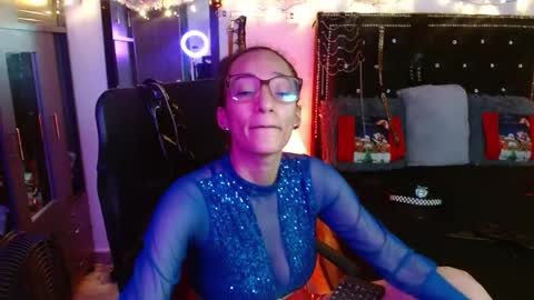 Snapshot of amelie__martinez chatting on 12-18-25, 10:38 amelie__martinez online show from 12-18-25, 10:38