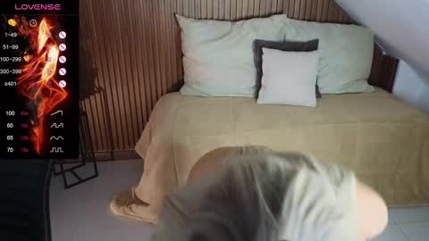 Isabella online show from 03-10-25, 07:32