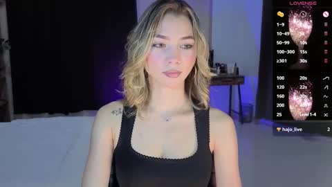 Snapshot of amelieaxie chatting on 01-10-26, 02:57 Isabella online show from 01-10-26, 02:57