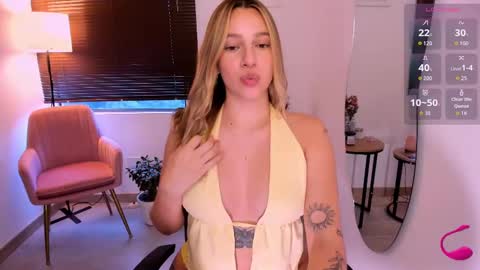 Snapshot of ameliegraham chatting on 11-13-25, 08:52 Amelie Graham online show from 11-13-25, 08:52