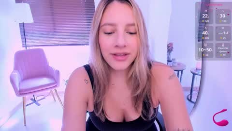 Snapshot of ameliegraham chatting on 11-21-25, 02:27 Amelie Graham online show from 11-21-25, 02:27