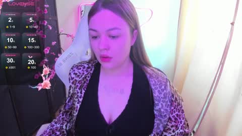 Snapshot of ameliepeach chatting on 04-09-26, 06:19 Amelie online show from 04-09-26, 06:19