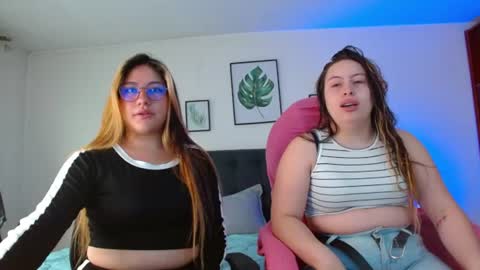 Snapshot of amelierose1 chatting on 06-30-26, 02:40 Amelie online show from 06-30-26, 02:40