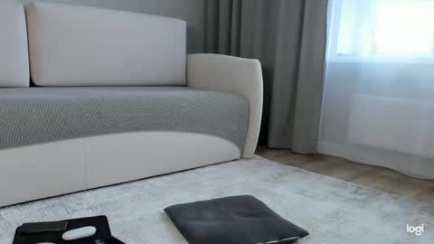 Amelina Love online show from 04-12-26, 03:00