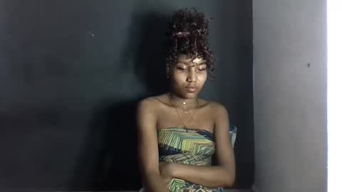 amelisy20005 online show from 04-21-26, 01:42