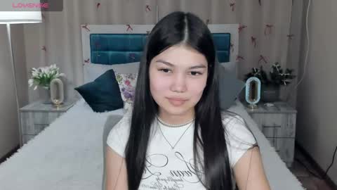 Snapshot of ameliyaheat chatting on 05-27-26, 10:45 AmeliyaHeat online show from 05-27-26, 10:45