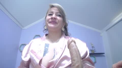 Snapshot of amell_thomson chatting on 12-23-24, 05:32 Amell Thomson online show from 12-23-24, 05:32