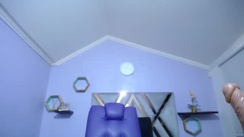 Snapshot of amell_thomson chatting on 12-27-24, 02:22 Amell Thomson online show from 12-27-24, 02:22