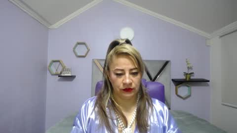 Snapshot of amell_thomson chatting on 12-28-24, 11:19 Amell Thomson online show from 12-28-24, 11:19