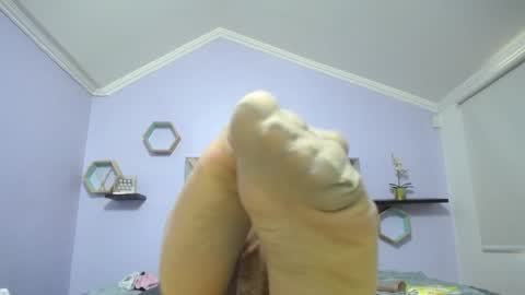Snapshot of amell_thomson chatting on 12-28-24, 05:25 Amell Thomson online show from 12-28-24, 05:25