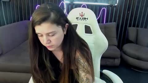 amellymillyy online show from 09-15-25, 12:38