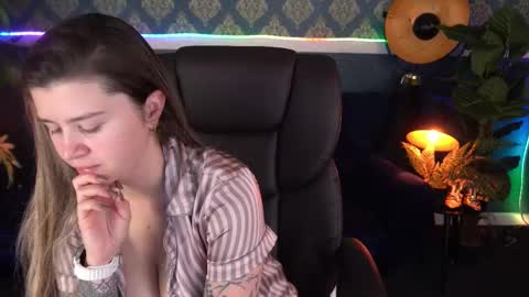 amellymillyy online show from 11-17-25, 08:03