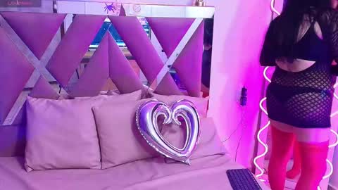 Snapshot of amely_tay chatting on 10-18-25, 11:44 AMELY online show from 10-18-25, 11:44