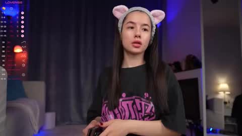 Snapshot of amelyxxx chatting on 09-11-25, 01:28 Amy online show from 09-11-25, 01:28