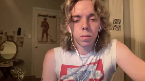 Snapshot of americanclown chatting on 06-10-26, 04:45 americanclown online show from 06-10-26, 04:45