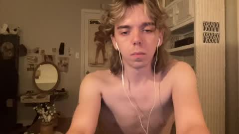 Snapshot of americanclown chatting on 07-31-26, 02:33 americanclown online show from 07-31-26, 02:33