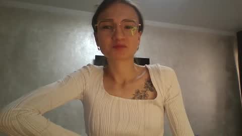 Julia  online show from 10-20-25, 05:30