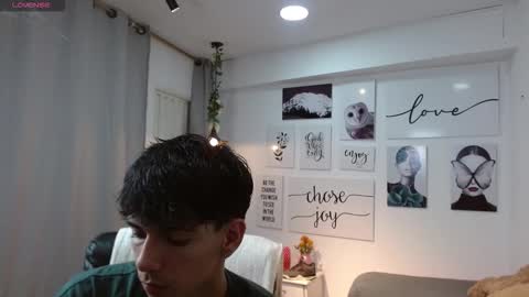 Snapshot of amethystshadow chatting on 11-15-25, 05:09 amethystshadow online show from 11-15-25, 05:09