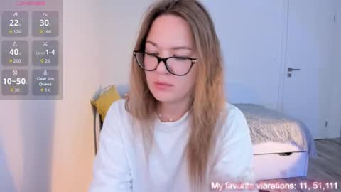 Snapshot of ami_amour_ chatting on 07-17-26, 11:06 Hi-hi I am Kate welcome to my sexy room online show from 07-17-26, 11:06