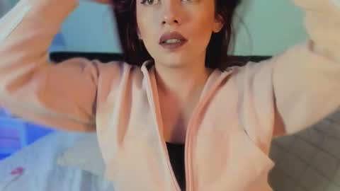 Snapshot of ami_berner chatting on 11-28-25, 02:31 ami_berner online show from 11-28-25, 02:31