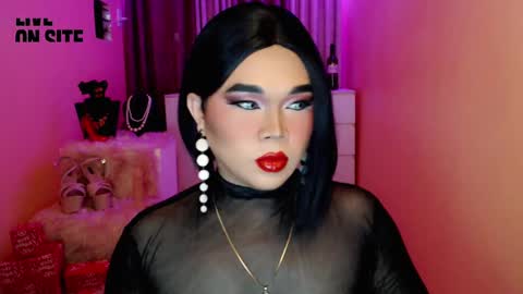 Queen Mireska online show from 12-22-24, 04:17