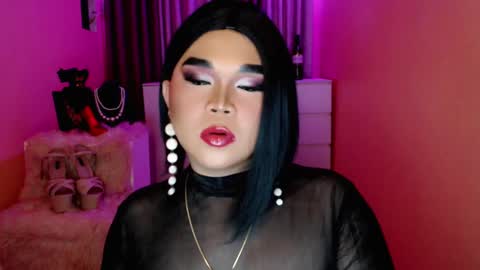 Queen Mireska online show from 01-05-25, 01:58