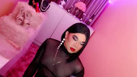 Queen Mireska online show from 01-07-25, 08:21