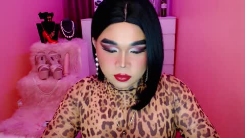 Queen Mireska online show from 02-04-25, 02:43