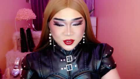 Queen Mireska online show from 09-19-25, 08:49
