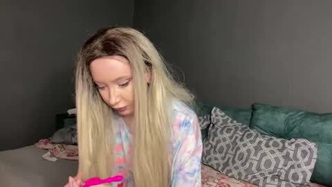 Ami Air online show from 10-23-25, 03:33