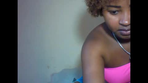 Snapshot of amielle_01 chatting on 04-17-26, 12:30 amielle_01 online show from 04-17-26, 12:30