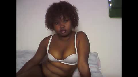 Snapshot of amielle_01 chatting on 04-22-26, 10:50 amielle_01 online show from 04-22-26, 10:50