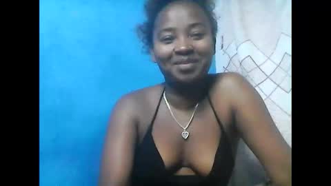Snapshot of amielle_01 chatting on 05-11-26, 10:40 amielle_01 online show from 05-11-26, 10:40
