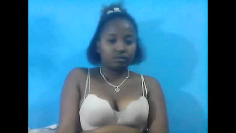 Snapshot of amielle_01 chatting on 05-17-26, 05:09 amielle_01 online show from 05-17-26, 05:09