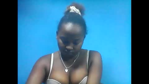 Snapshot of amielle_01 chatting on 05-22-26, 09:09 amielle_01 online show from 05-22-26, 09:09