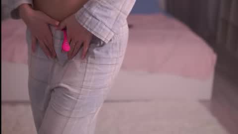 Snapshot of amillygil chatting on 12-02-25, 07:42 Emily online show from 12-02-25, 07:42