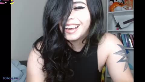 Snapshot of amilustxx chatting on 10-02-25, 05:42 amilust online show from 10-02-25, 05:42