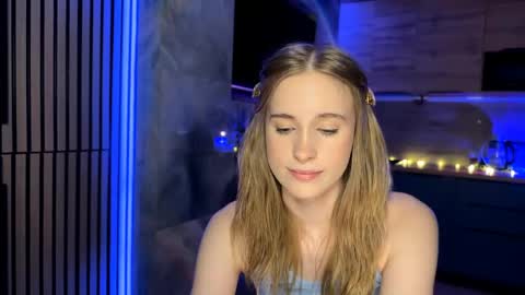 Snapshot of amily_sunray chatting on 05-13-26, 04:37 Amily online show from 05-13-26, 04:37