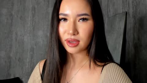 Snapshot of amina_artin chatting on 12-28-24, 01:49 Amina online show from 12-28-24, 01:49