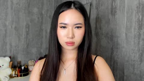 Snapshot of amina_artin chatting on 01-10-25, 12:15 Amina online show from 01-10-25, 12:15