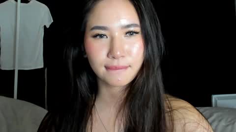 Snapshot of amina_artin chatting on 01-12-25, 01:32 Amina online show from 01-12-25, 01:32