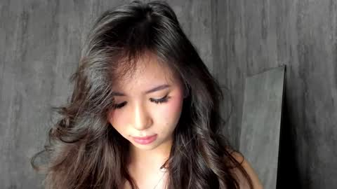 Snapshot of amina_artin chatting on 01-29-25, 01:49 Amina online show from 01-29-25, 01:49