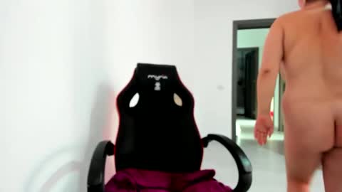 Snapshot of amiraisa chatting on 01-14-25, 08:52 Amiraisa online show from 01-14-25, 08:52