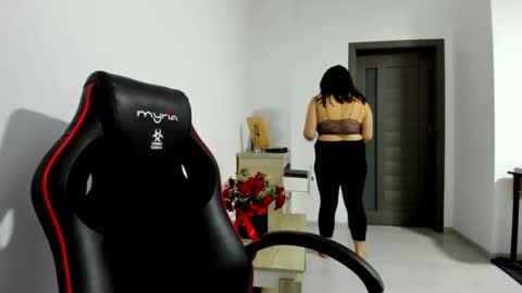 Snapshot of amiraisa chatting on 02-03-25, 01:52 Amiraisa online show from 02-03-25, 01:52